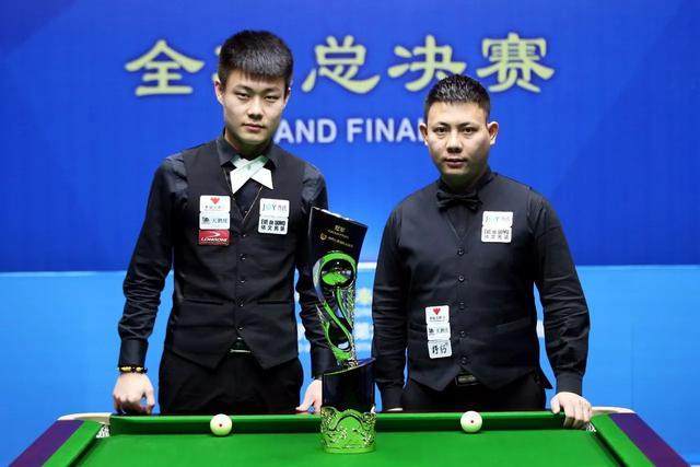 致的团队氛 致的团队氛