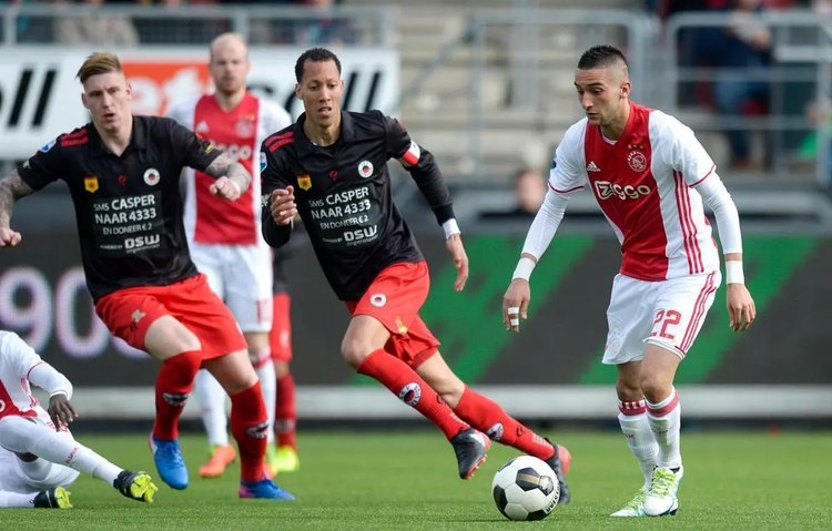 赛场拼尽全 赛场拼尽全